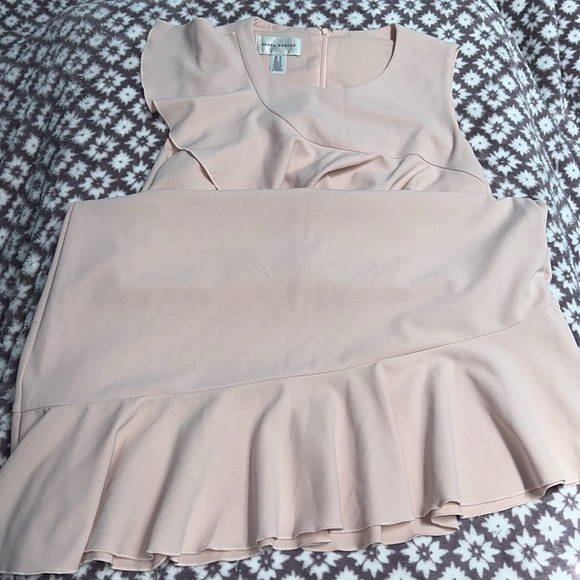 Donna Morgan - Picture 2 of 2